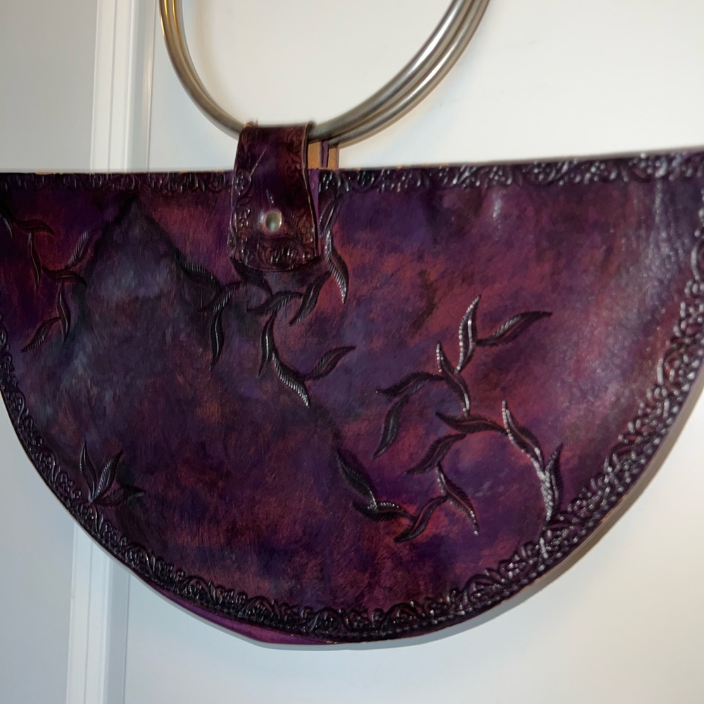 Handmade Leather stamped handbag with circular metal ring handles. - Picture 2 of 11